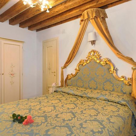 Hotel Al Vagon Venice Exterior photo